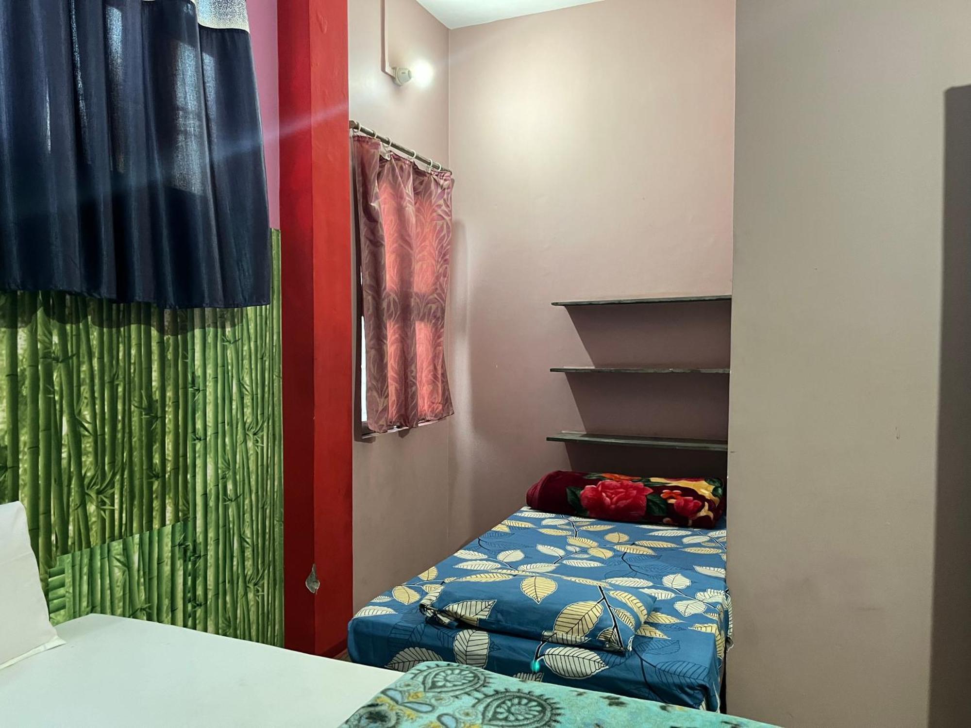 Indra Paying Guest House, Varanasi